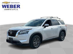 2024 Nissan Pathfinder SV